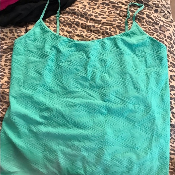 Apostrophe XL green textured camisole mid weight stretch not see through NWOT - Picture 2 of 11